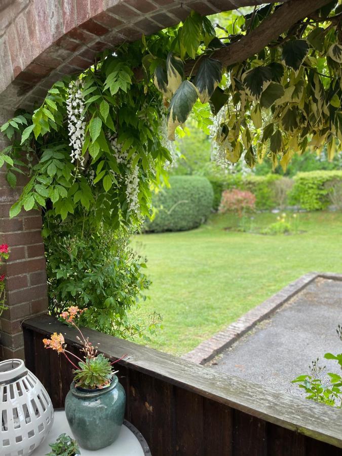 Woodsford High Mead Bed & Breakfast エクステリア 写真